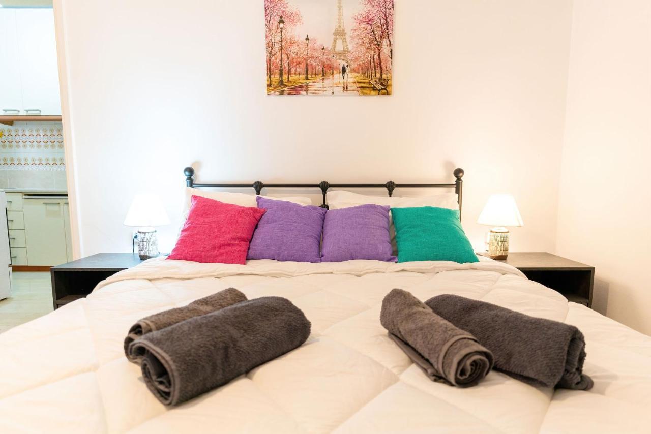 Maria's δίπλα στο νοσοκομείο παίδων και στο λαϊκό Appartement *