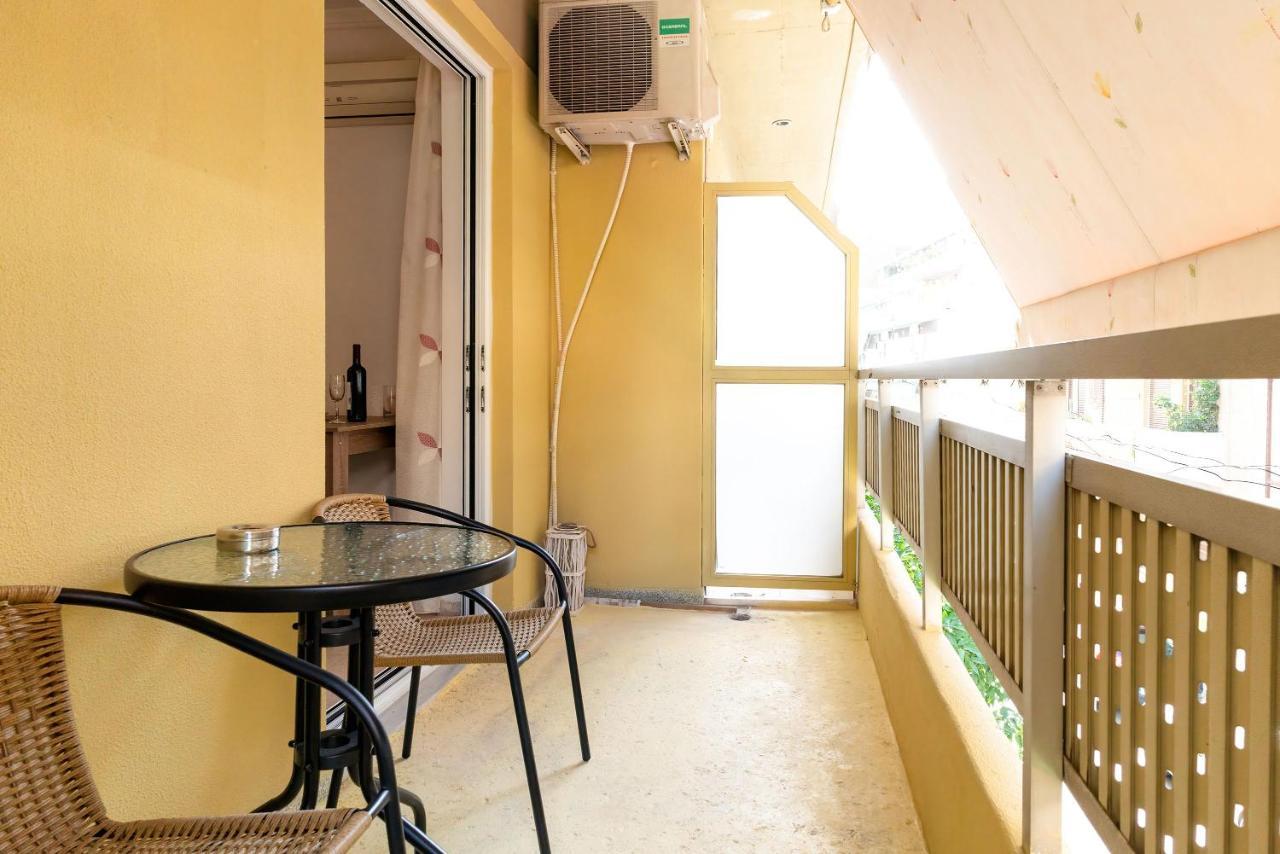 Maria's δίπλα στο νοσοκομείο παίδων και στο λαϊκό Apartment Athen
